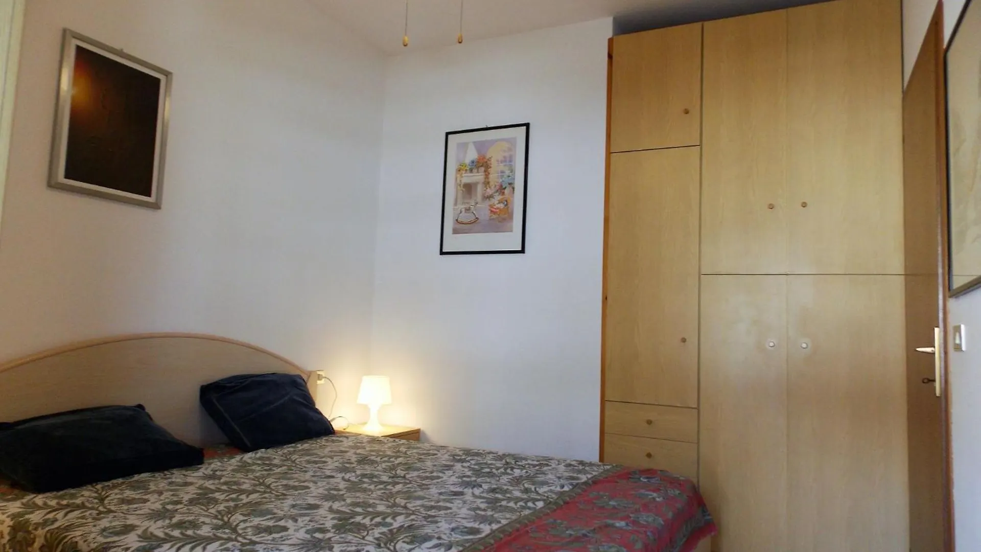 Flat With Parking Only 100M From The Beach بيبيوني 0*,